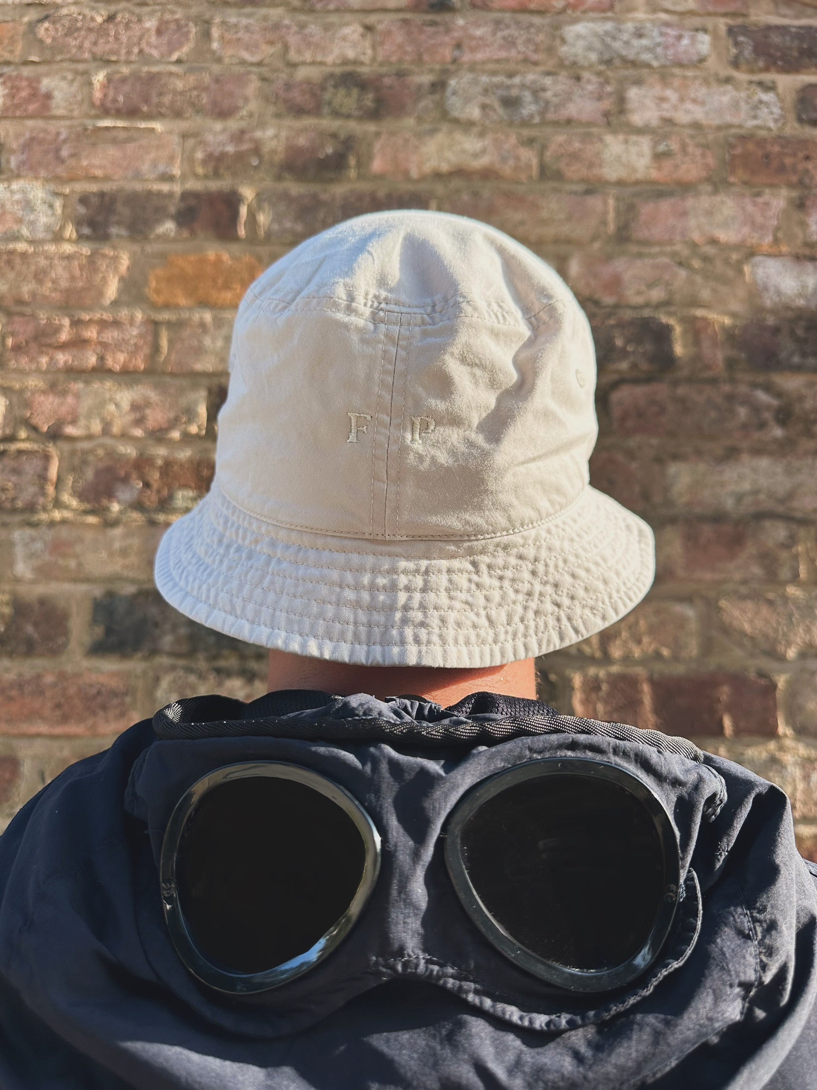 S.T. Bucket - Off White